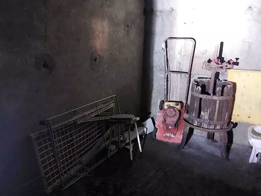 Immagine 27 di Casa semindipendente in vendita  a Ortonovo