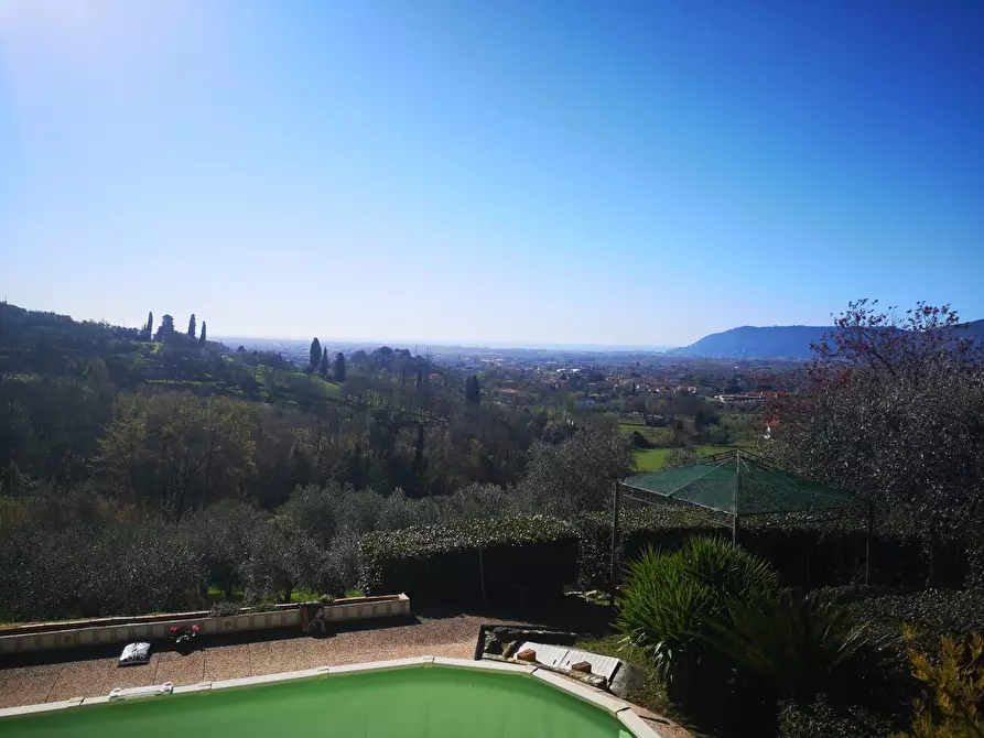 Immagine 4 di Villa in vendita  a Castelnuovo Magra