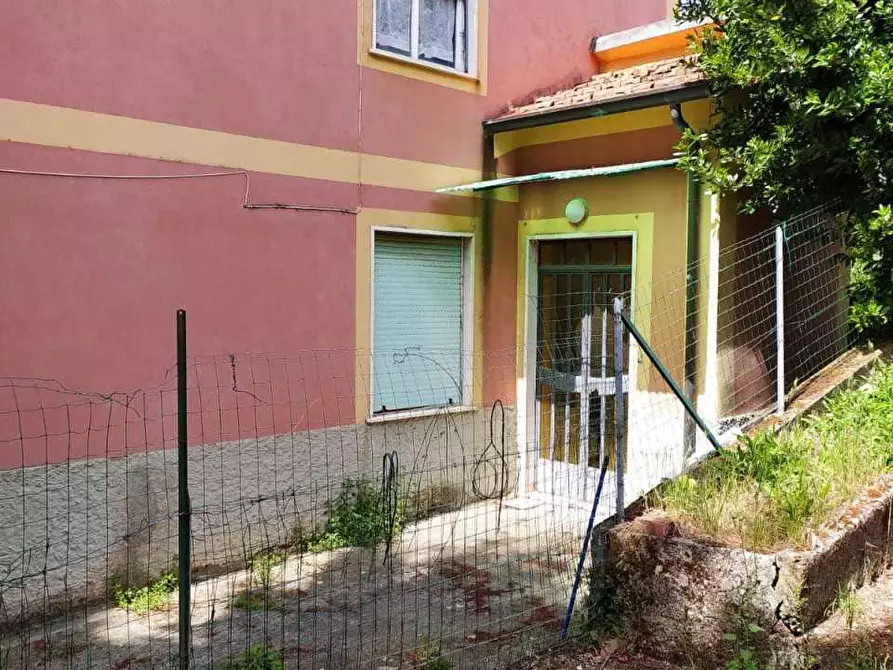 Immagine 2 di Casa indipendente in vendita  a Sarzana