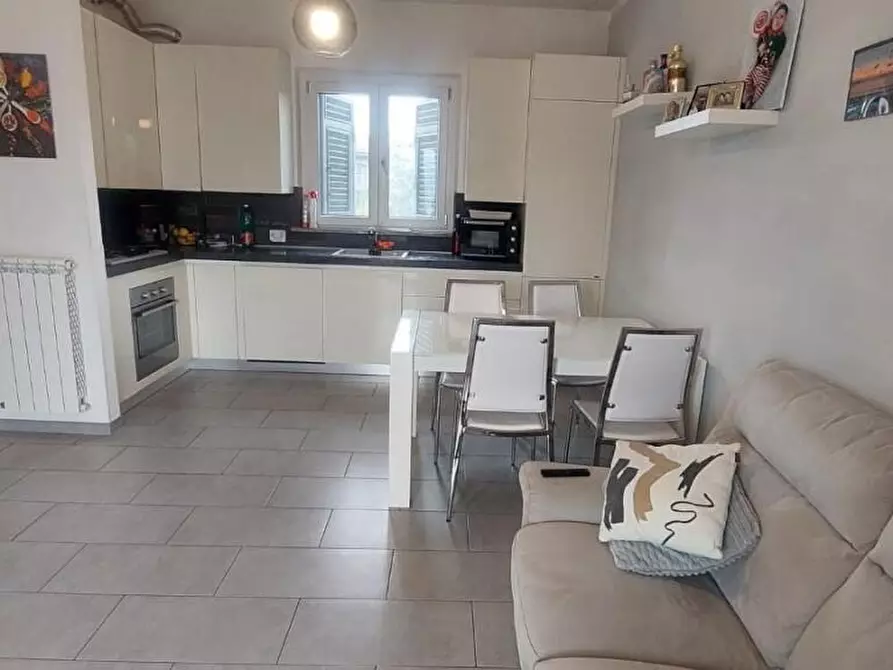 Immagine 1 di Casa semindipendente in vendita  a Sarzana