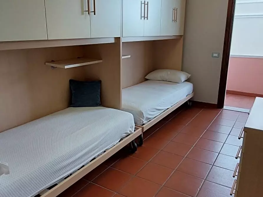 Immagine 21 di Terratetto in vendita  a Massa