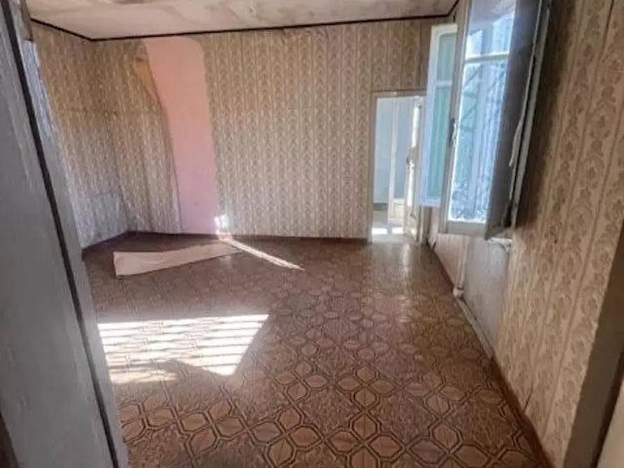 Immagine 11 di Casa colonica in vendita  a Sarzana