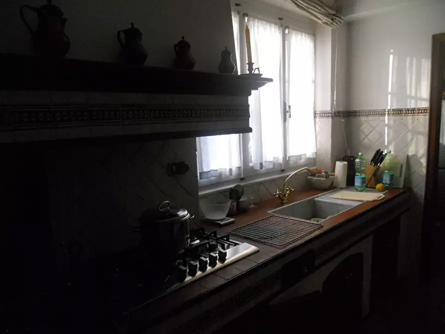 Immagine 53 di Villa in vendita  a Castelnuovo Magra