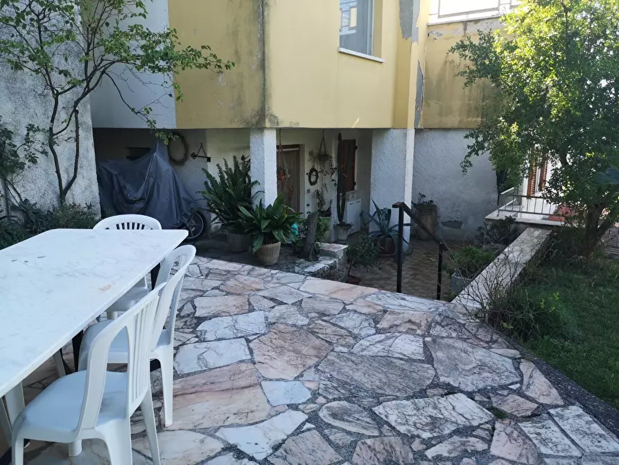 Immagine 17 di Casa semindipendente in vendita  a Ortonovo