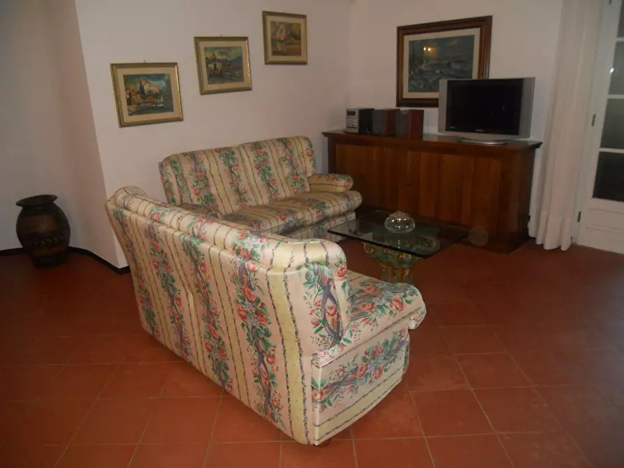 Immagine 56 di Villa in vendita  a Castelnuovo Magra