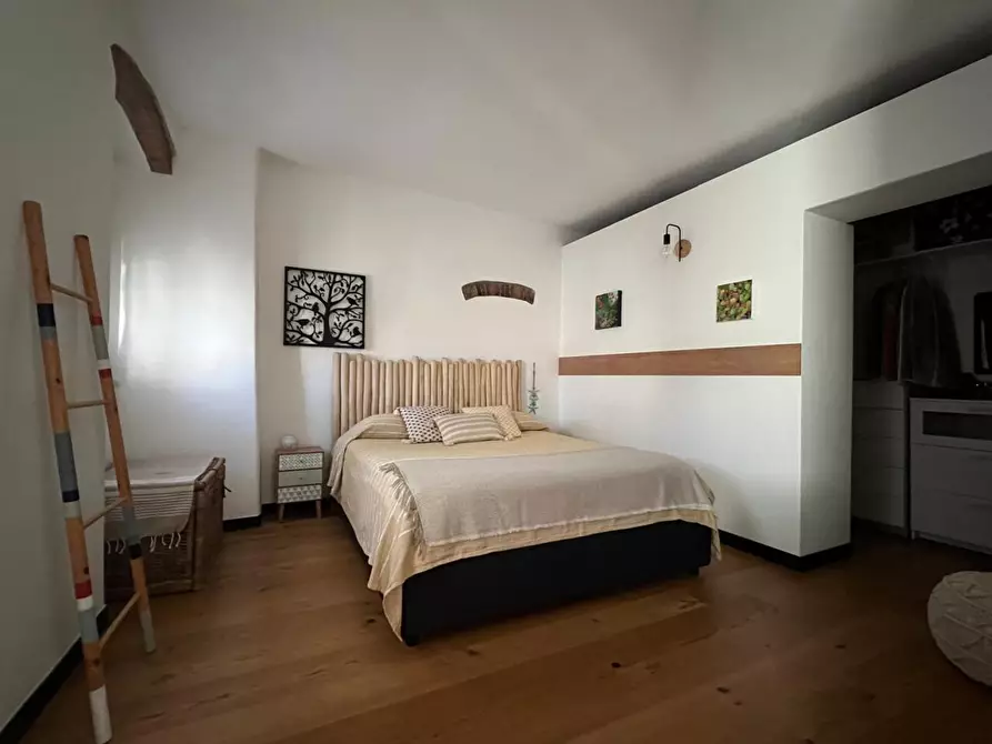 Immagine 11 di Casa indipendente in vendita  a Castelnuovo Magra