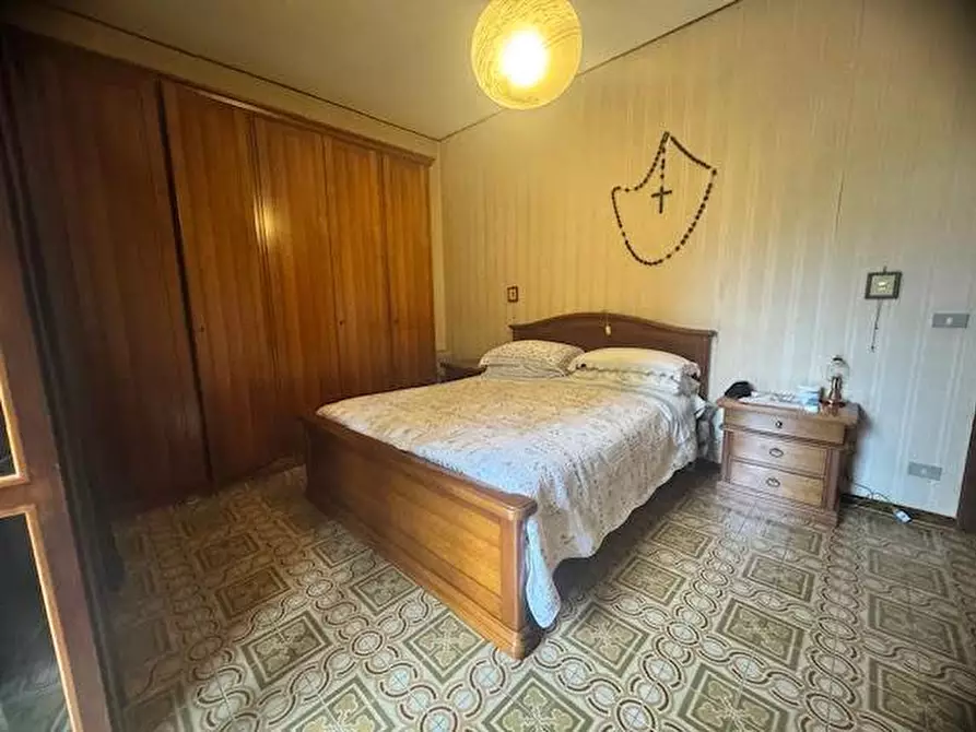 Immagine 11 di Casa semindipendente in vendita  a Ortonovo