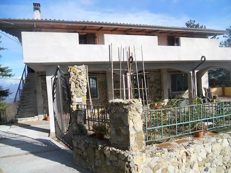 Immagine 36 di Villa in vendita  a Fosdinovo