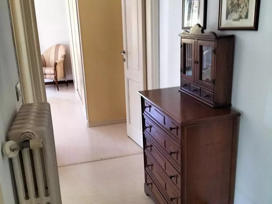 Immagine 4 di Appartamento in vendita  a Carrara