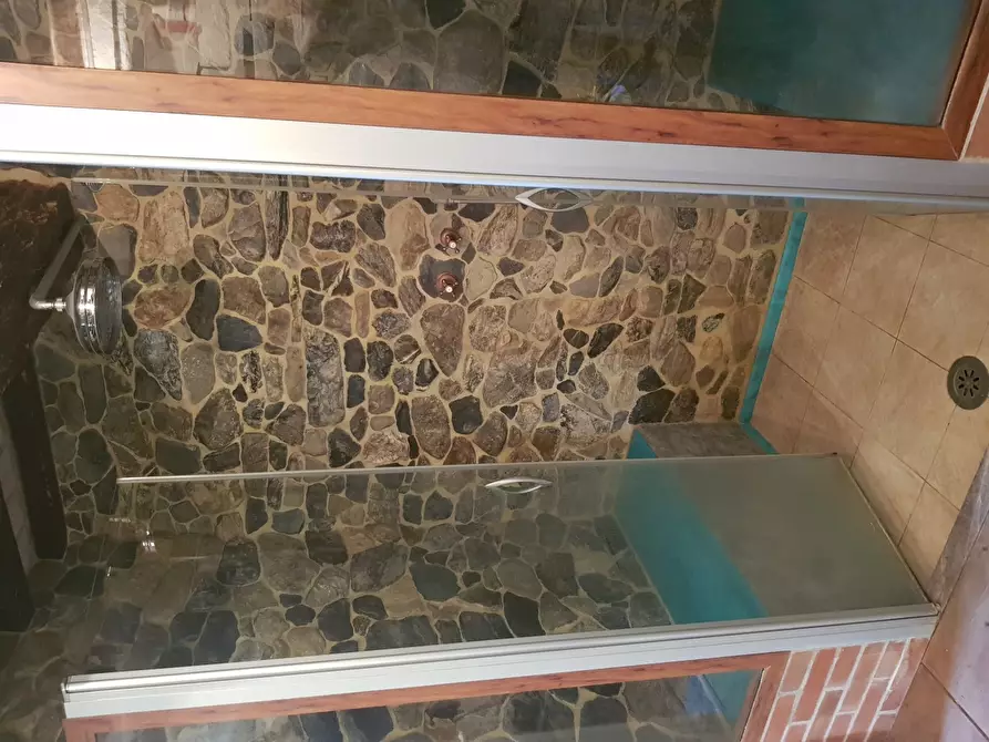 Immagine 34 di Villa in vendita  a Carrara