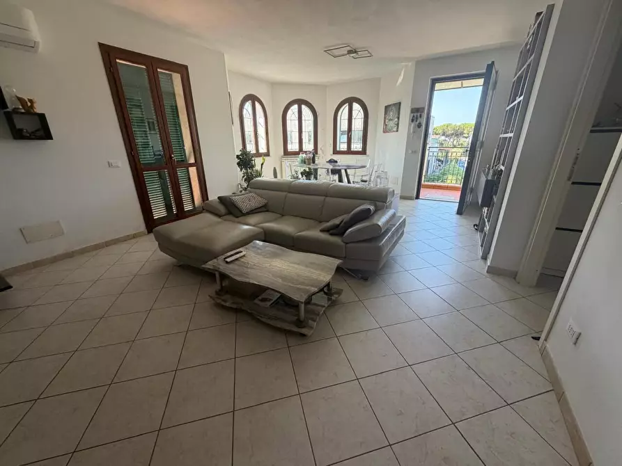 Immagine 9 di Villa in vendita  a Ortonovo