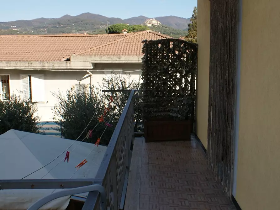 Immagine 13 di Casa indipendente in vendita  a Ortonovo