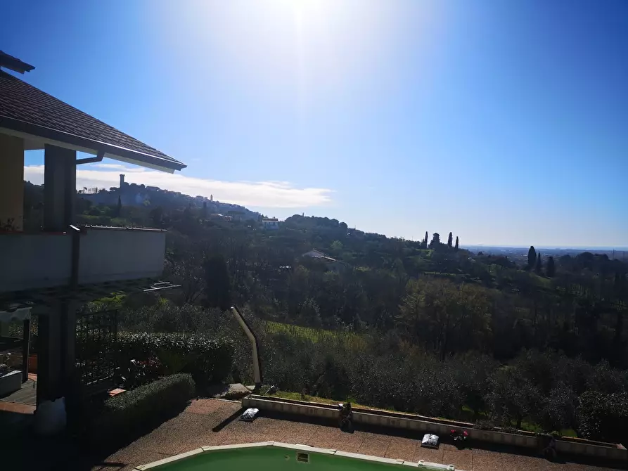 Immagine 6 di Villa in vendita  a Castelnuovo Magra