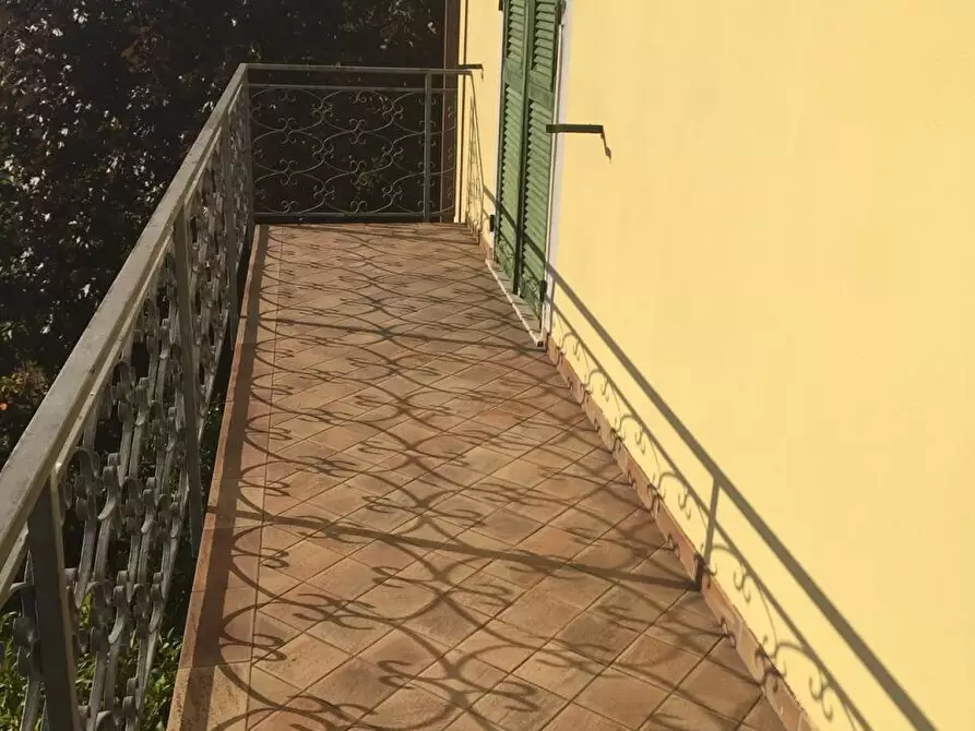 Immagine 6 di Villa in vendita  a Castelnuovo Magra