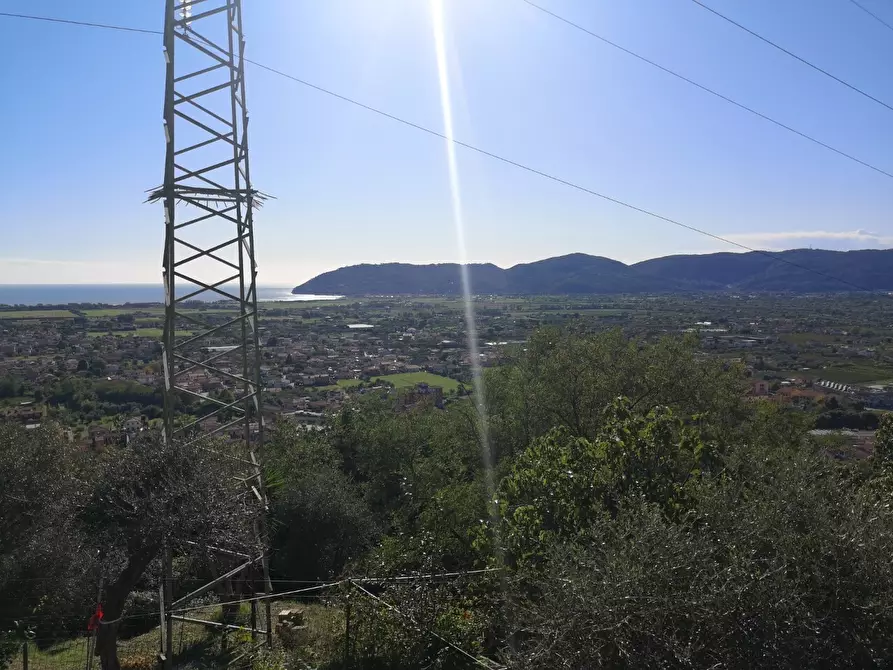 Immagine 13 di Casa semindipendente in vendita  a Ortonovo