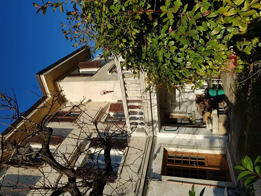 Immagine 73 di Villa in vendita  a Carrara