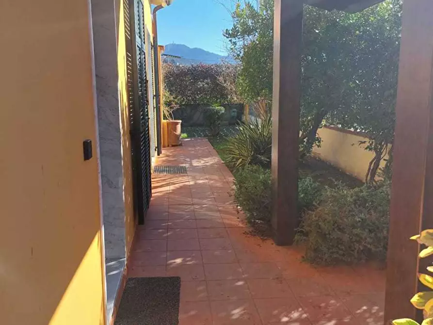 Immagine 51 di Terratetto in vendita  a Castelnuovo Magra