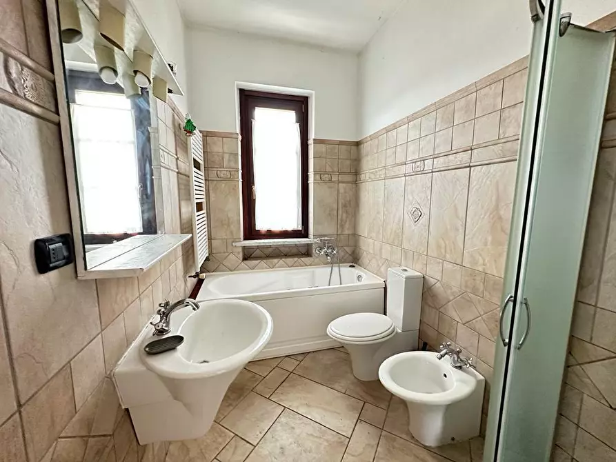 Immagine 11 di Casa semindipendente in vendita  a Ortonovo