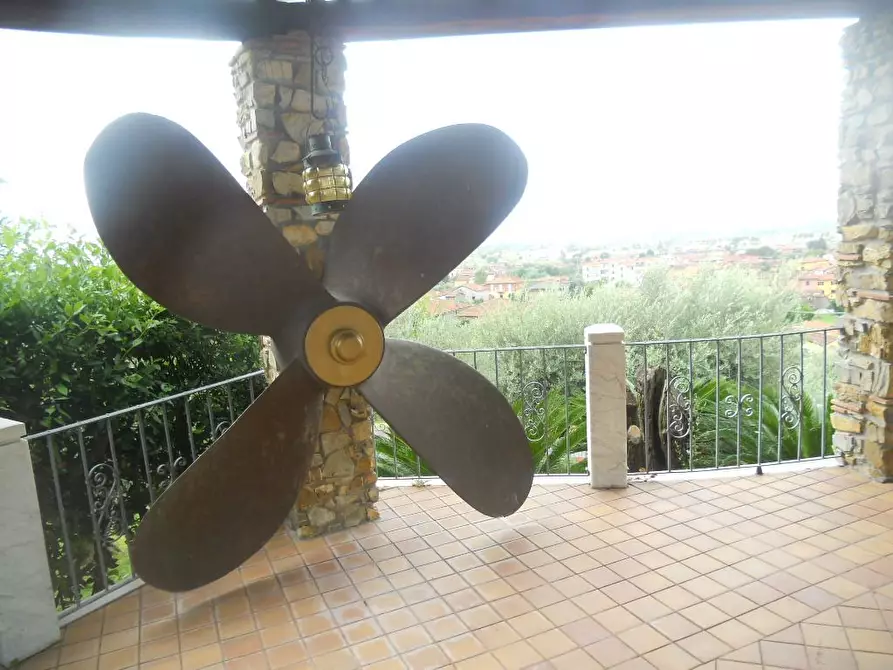 Immagine 22 di Villa in vendita  a Castelnuovo Magra