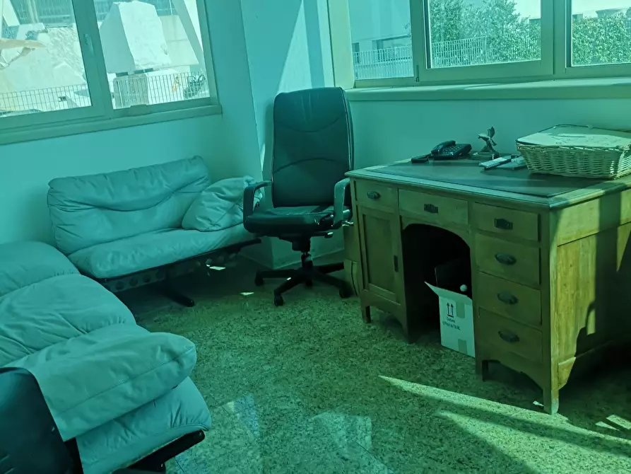 Immagine 10 di Capannone industriale in vendita  a Massa