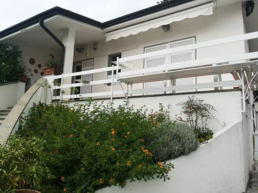 Immagine 47 di Terratetto in vendita  a Ameglia