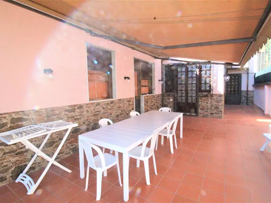 Immagine 11 di Villa in vendita  a Carrara