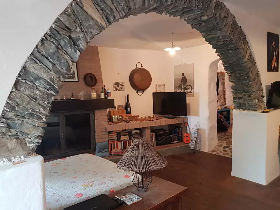 Immagine 14 di Casa indipendente in vendita  a Carrara