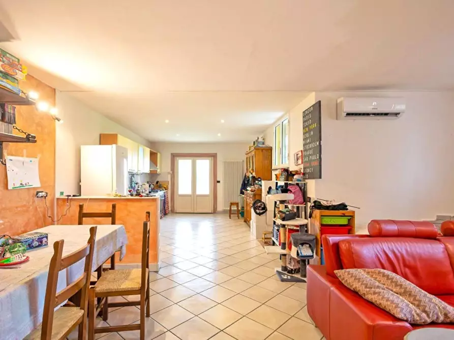 Immagine 16 di Villa in vendita  a Massa