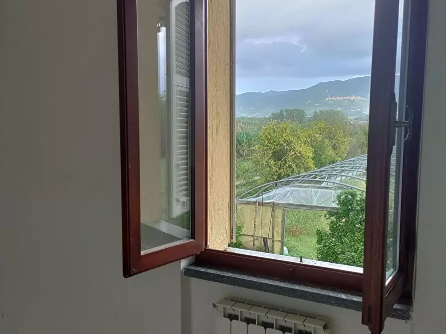 Immagine 1 di Terratetto in vendita  a Castelnuovo Magra