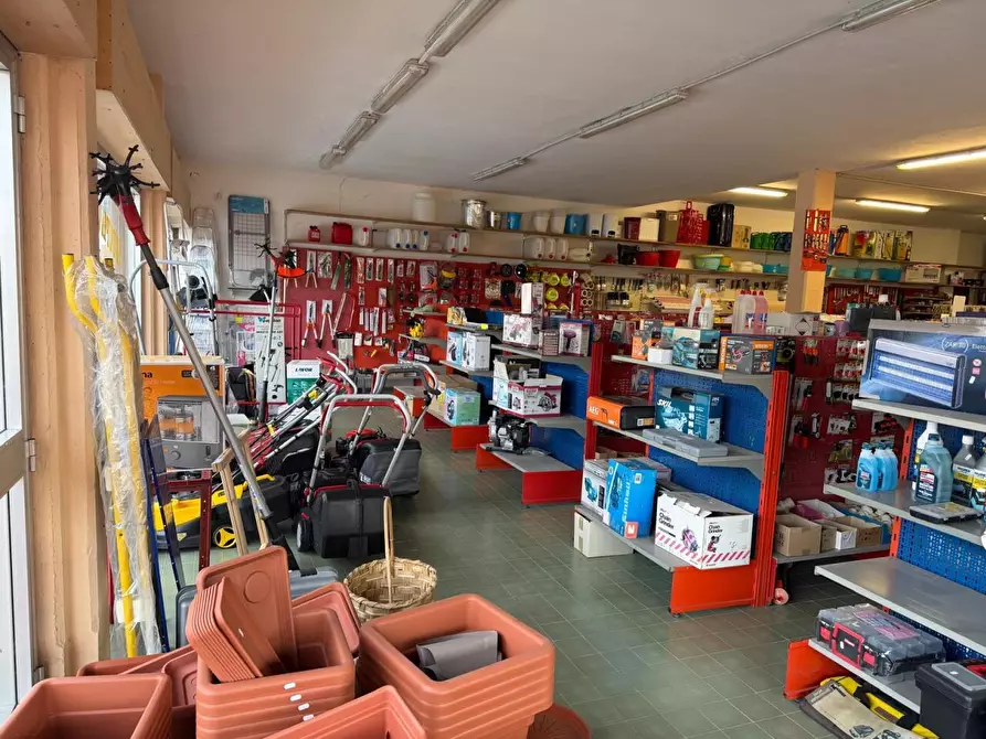 Immagine 1 di Capannone industriale in vendita  a Castelnuovo Magra