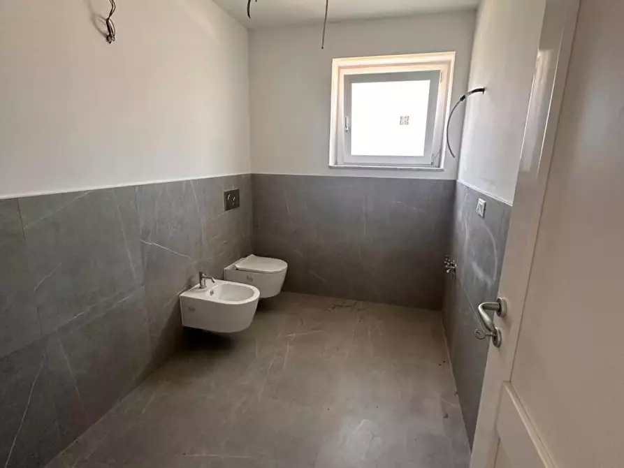 Immagine 9 di Casa semindipendente in vendita  a Ameglia