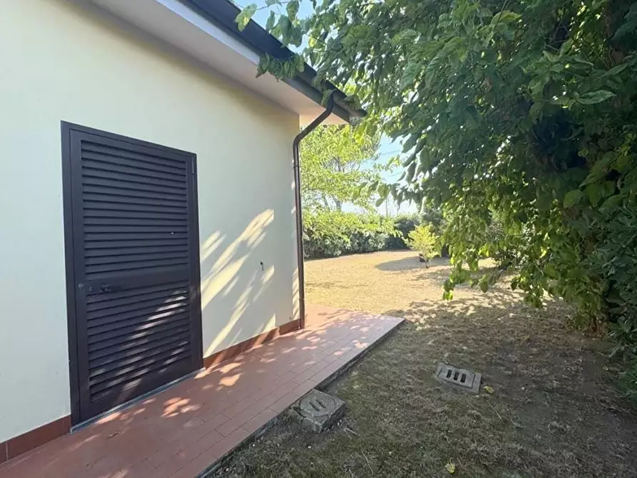 Immagine 28 di Villa in vendita  a Viareggio