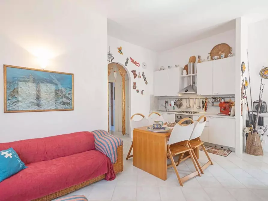 Immagine 17 di Appartamento in vendita  a Ameglia