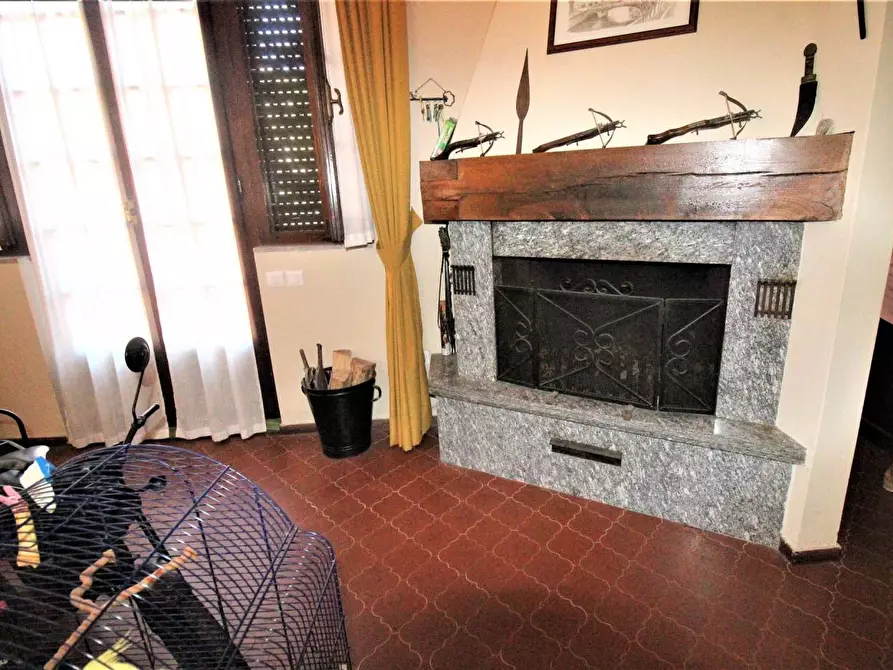 Immagine 4 di Villa in vendita  a Carrara