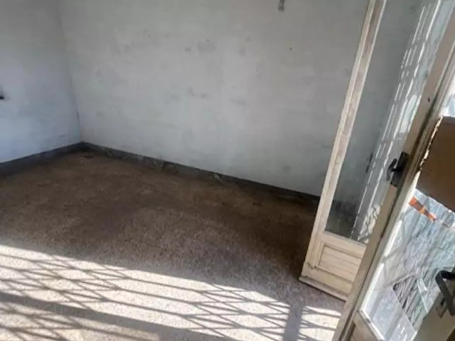 Immagine 12 di Casa colonica in vendita  a Sarzana