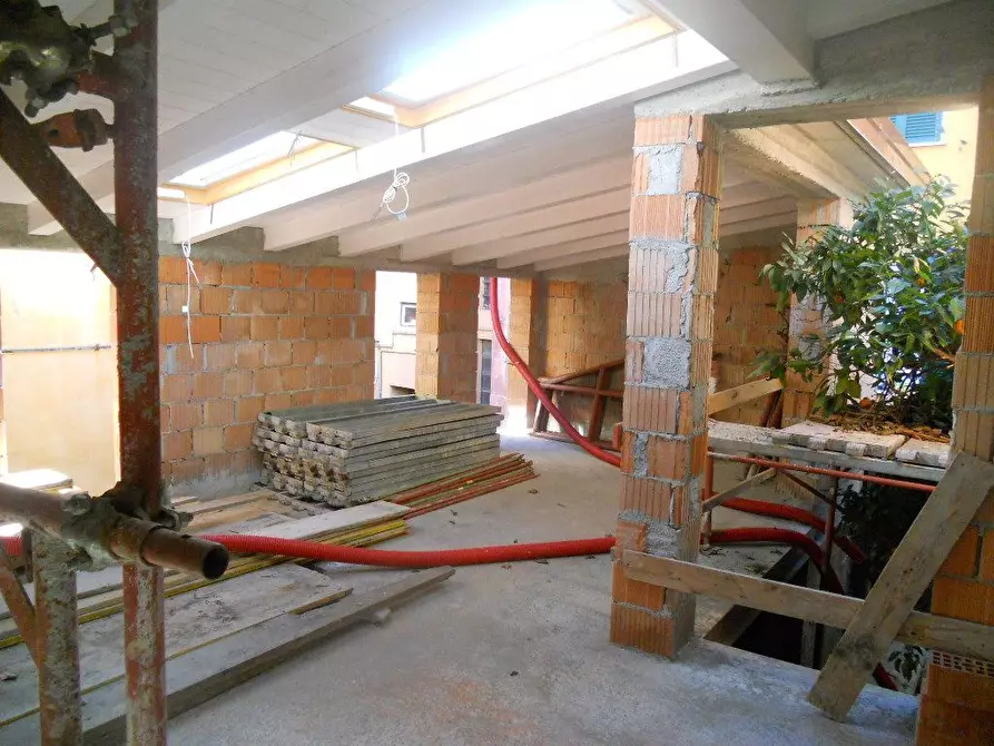 Immagine 10 di Casa indipendente in vendita  a Sarzana