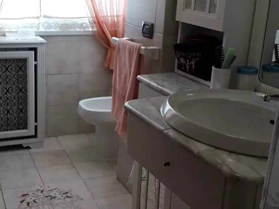 Immagine 13 di Casa semindipendente in vendita  a Carrara