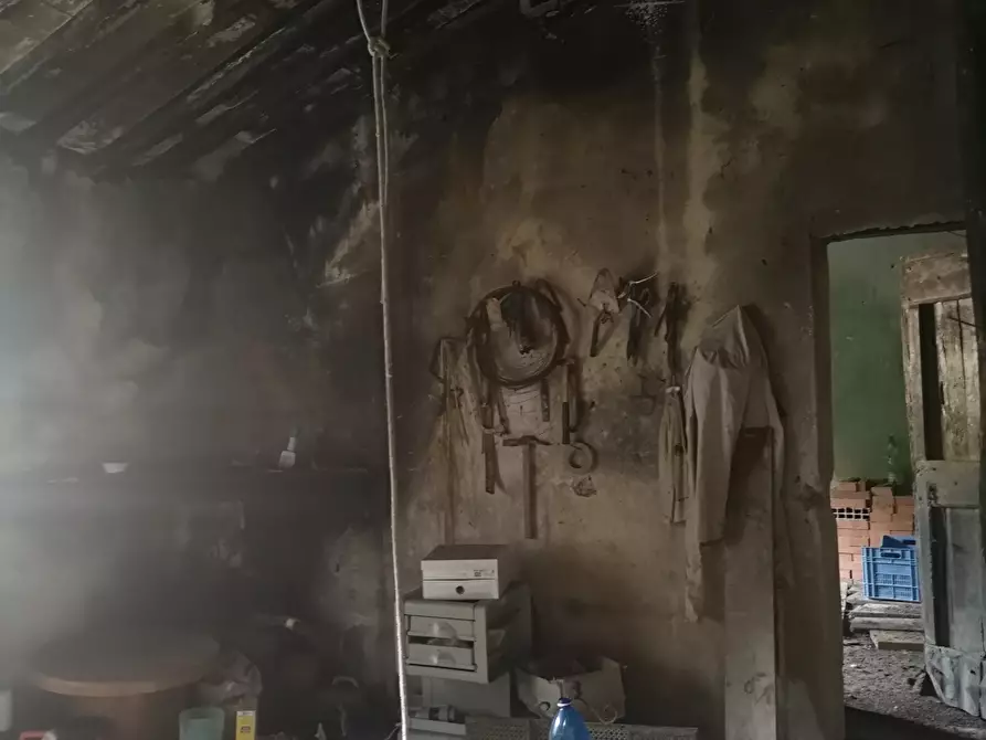 Immagine 7 di Rustico / casale in vendita  a Ortonovo