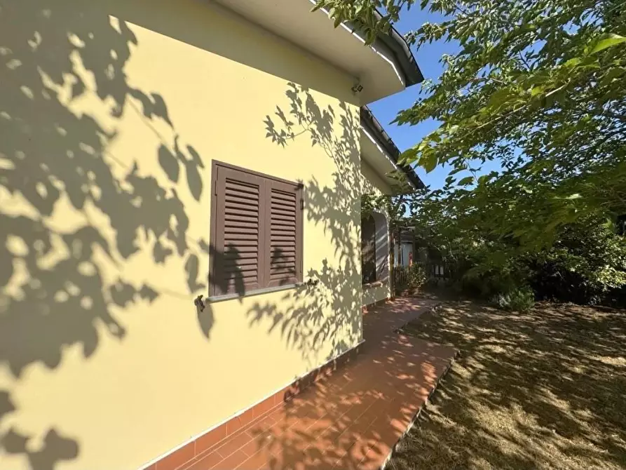 Immagine 36 di Villa in vendita  a Viareggio