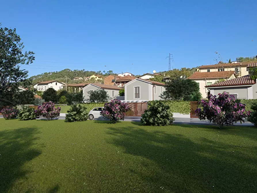 Immagine 2 di Casa indipendente in vendita  a Ortonovo