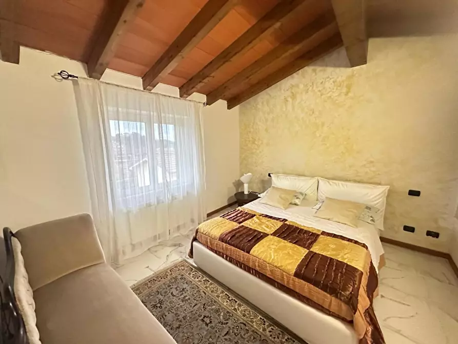 Immagine 23 di Terratetto in vendita  a Carrara