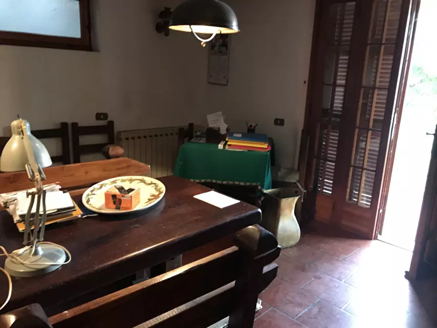 Immagine 5 di Villa in vendita  a Sarzana