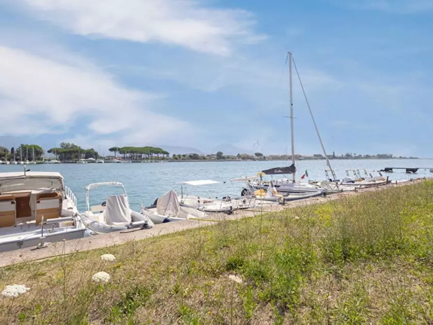 Immagine 10 di Appartamento in vendita  a Ameglia