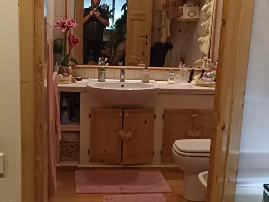 Immagine 12 di Appartamento in vendita  a Carrara