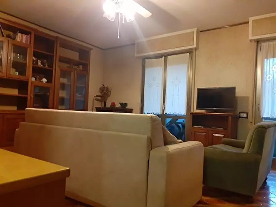 Immagine 8 di Appartamento in vendita  a Massa