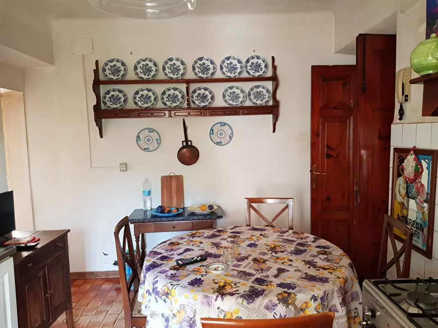 Immagine 11 di Villa in vendita  a Carrara