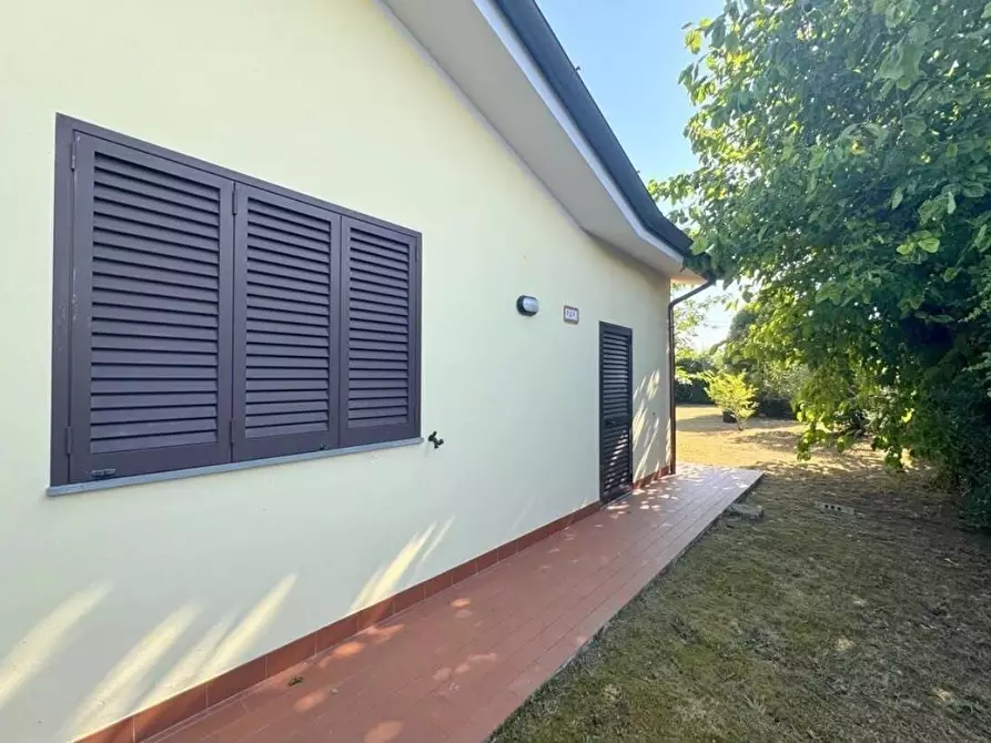 Immagine 29 di Villa in vendita  a Viareggio