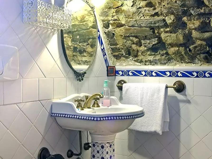 Immagine 38 di Villa in vendita  a Villafranca In Lunigiana