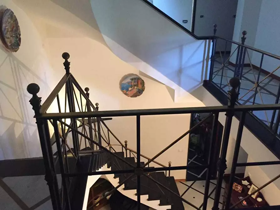 Immagine 31 di Villa in vendita  a Castelnuovo Magra