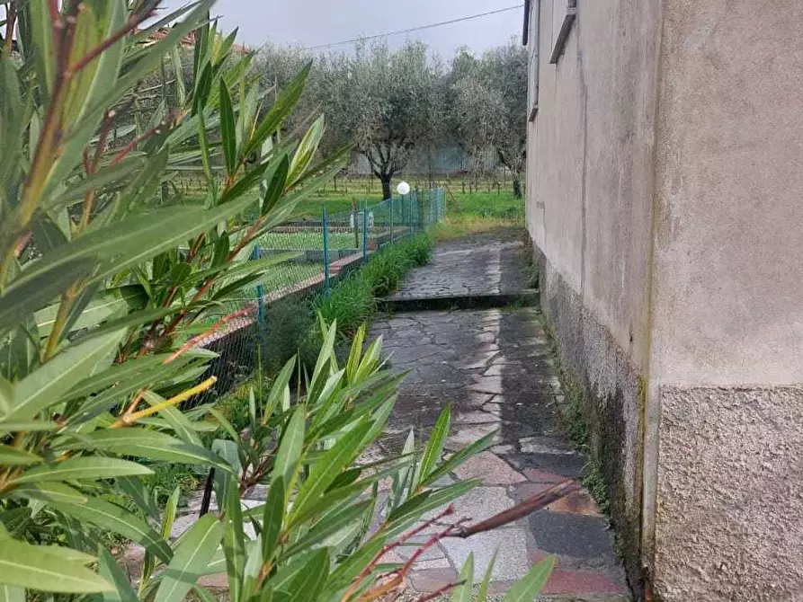 Immagine 8 di Palazzo in vendita  a Castelnuovo Magra